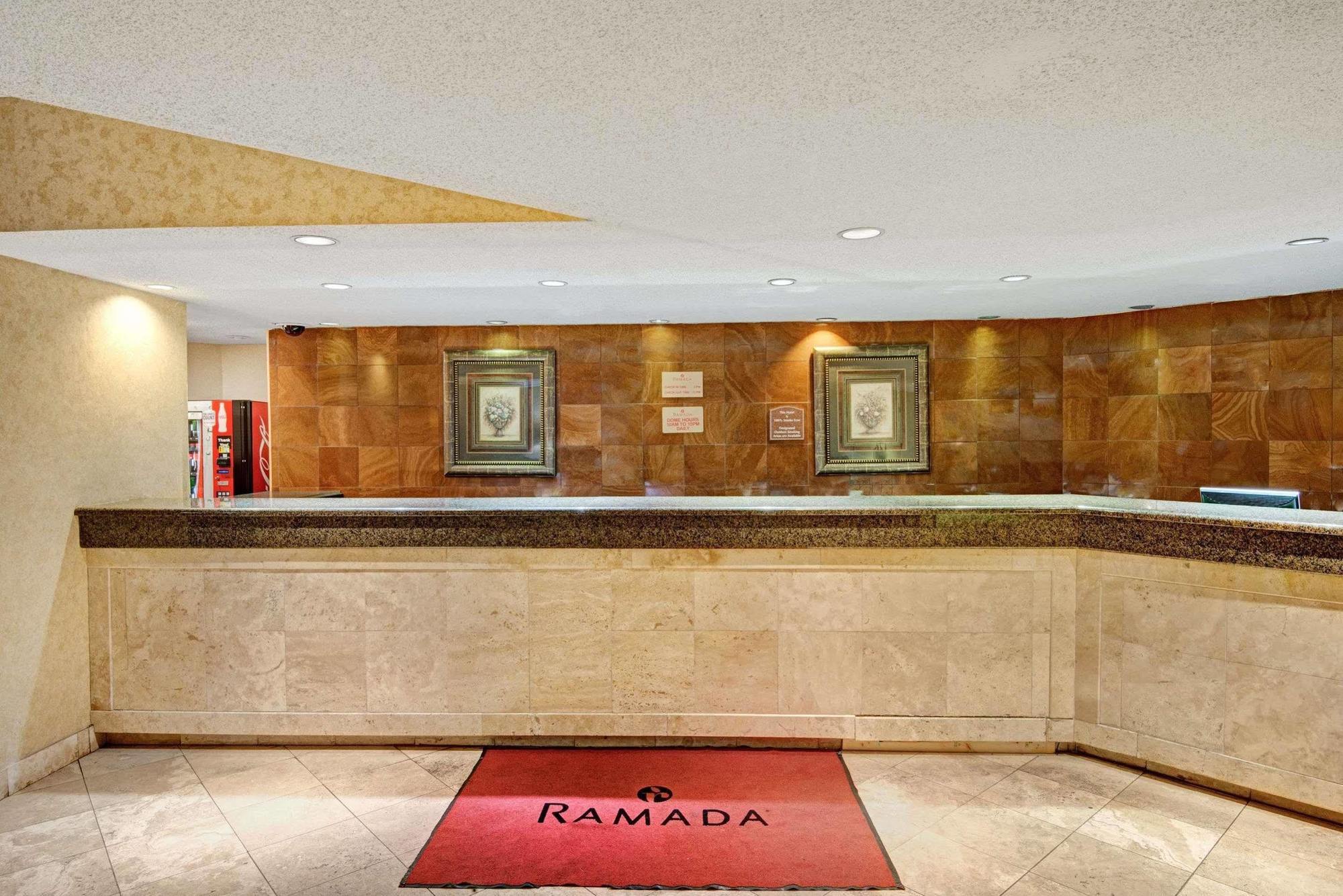Ramada Overland Park Mission Εξωτερικό φωτογραφία