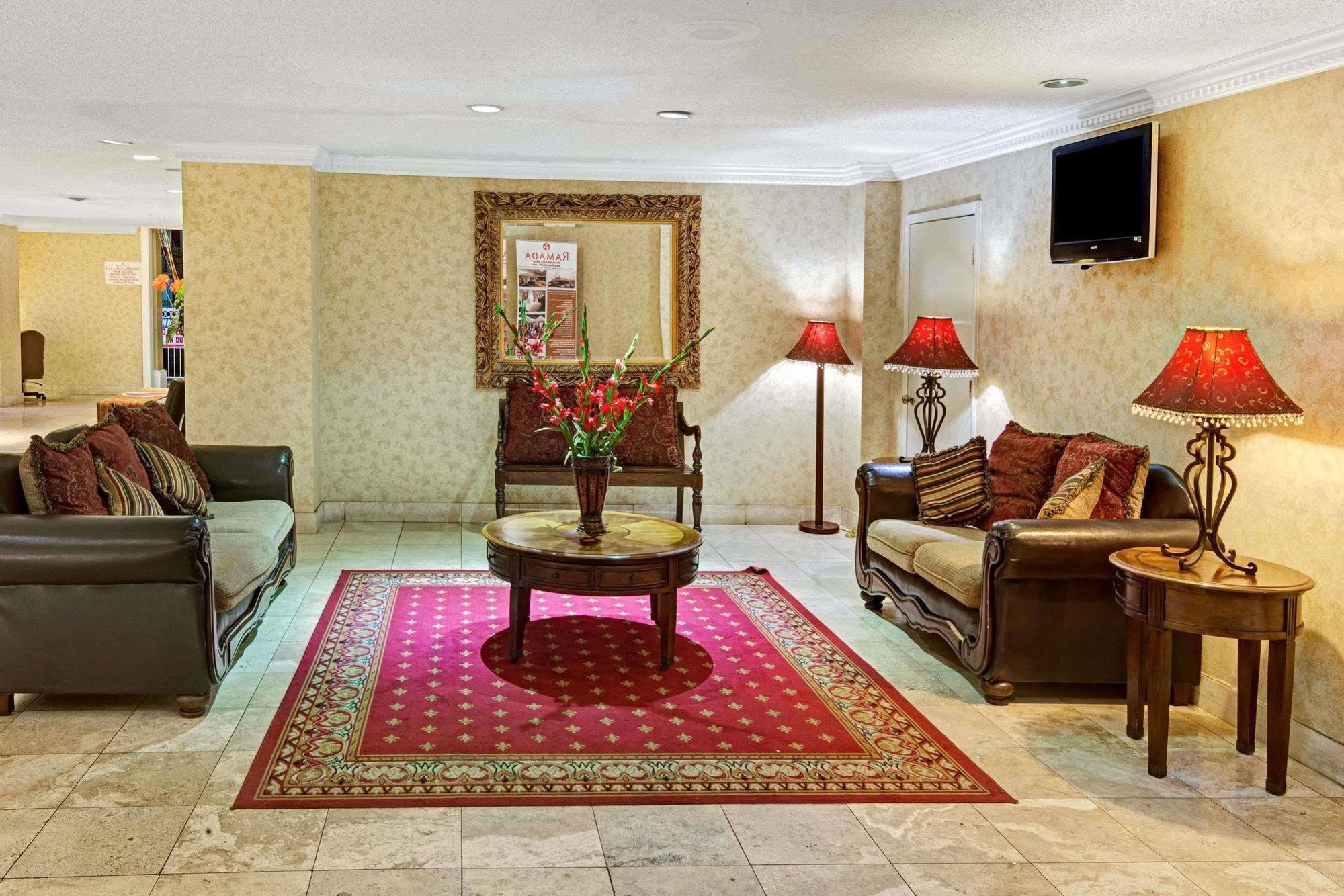 Ramada Overland Park Mission Εξωτερικό φωτογραφία