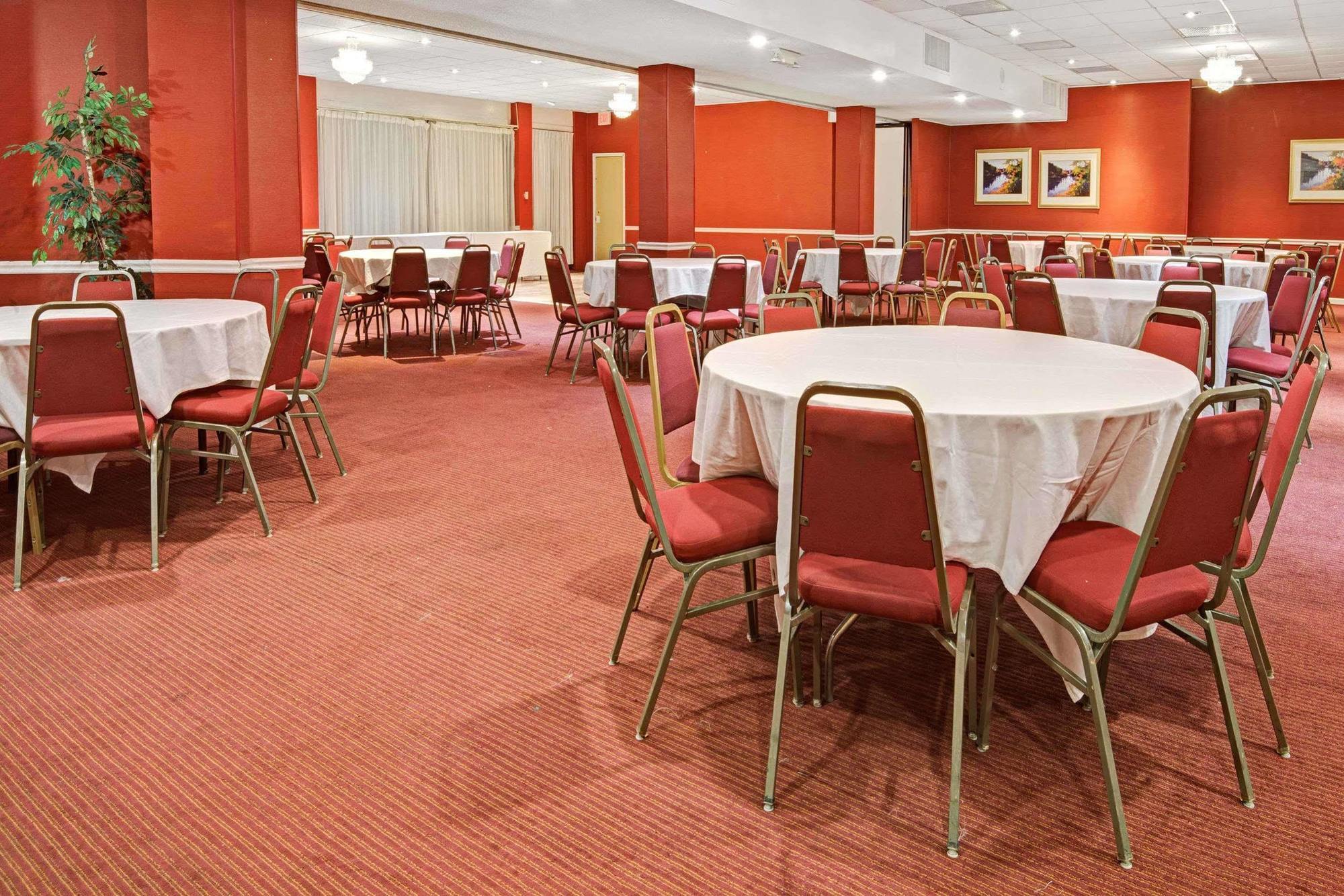 Ramada Overland Park Mission Εξωτερικό φωτογραφία