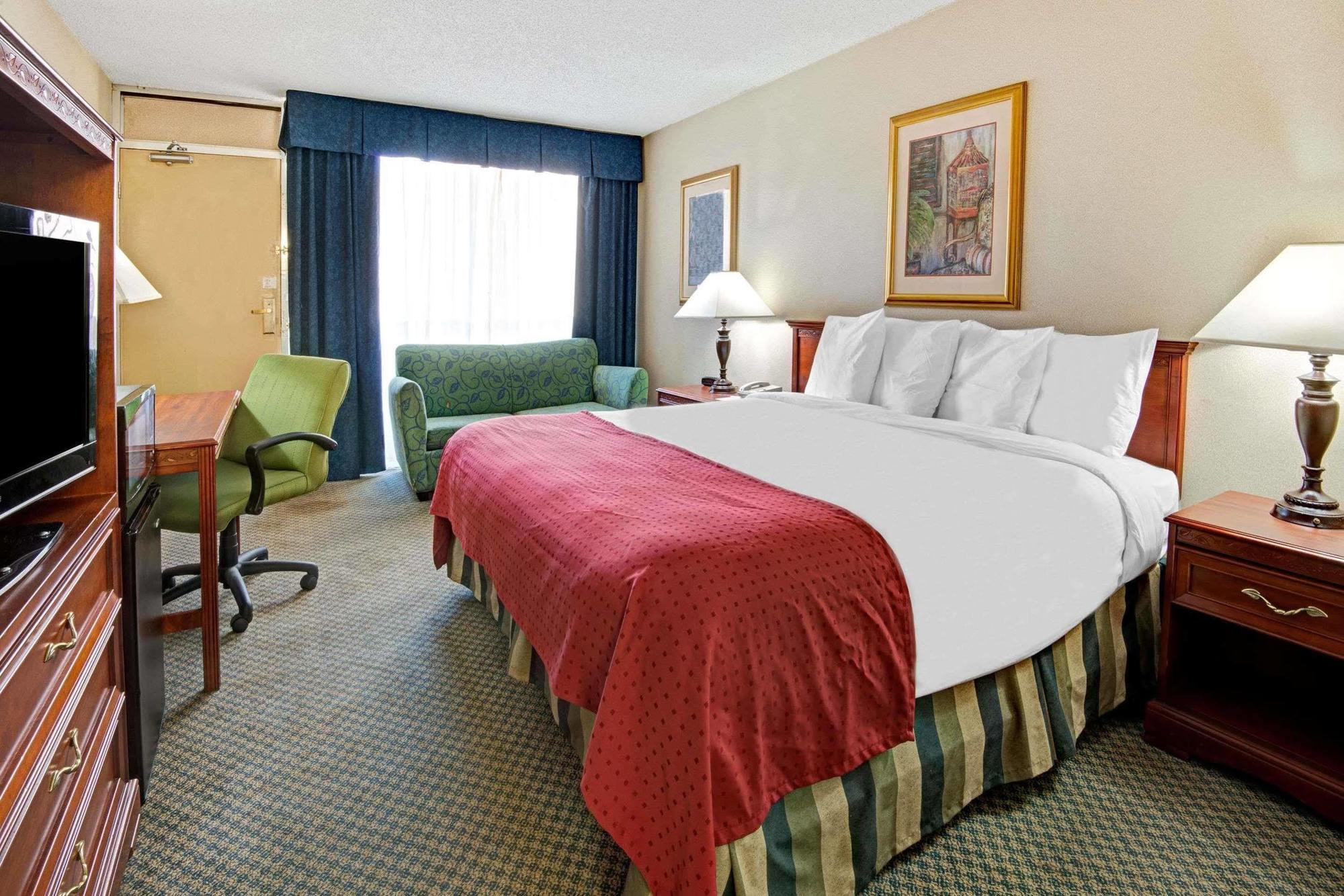 Ramada Overland Park Mission Εξωτερικό φωτογραφία